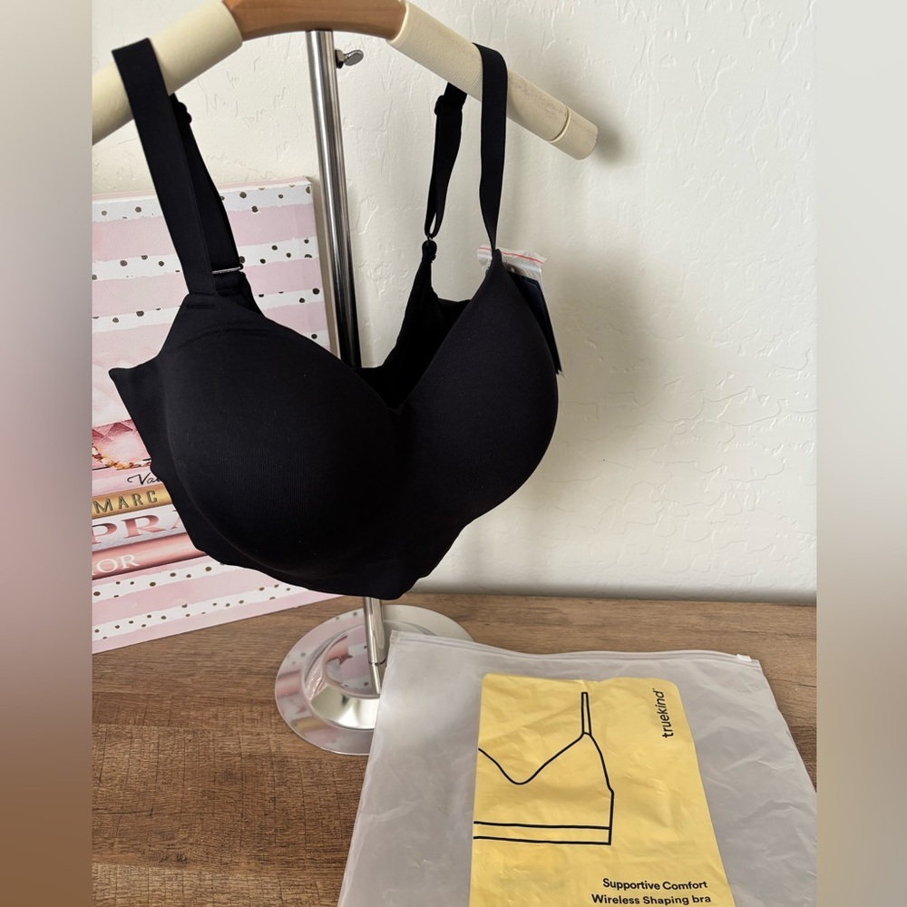 NEW TRUEKIND Supportive Comfort Wireless Black Bra with Extender - Picture 1 of 5